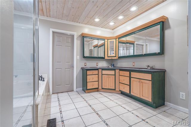 5171 Old Alton Edwardsville Road, Edwardsville, IL 62025