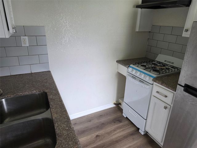 302 71 Th Street 7, Houston, TX 77011