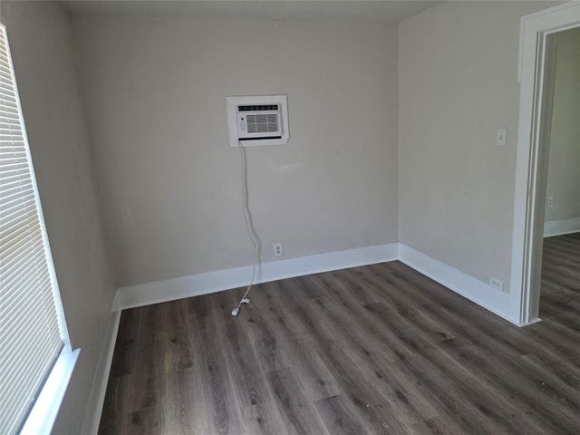 302 71 Th Street 7, Houston, TX 77011