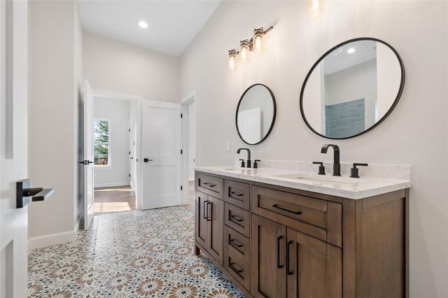 504 Vincent Street, Houston, TX 77009