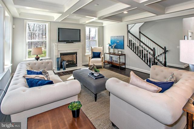 5415 WOODWAY DR, Alexandria, VA 22310