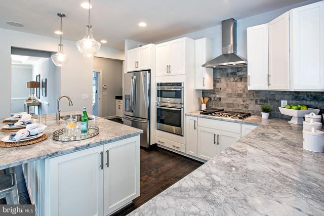 5415 WOODWAY DR, Alexandria, VA 22310