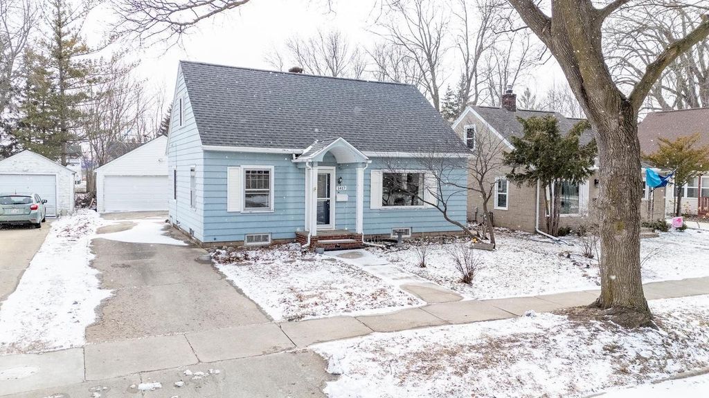 1417 W 8TH STREET, Appleton, WI 54914