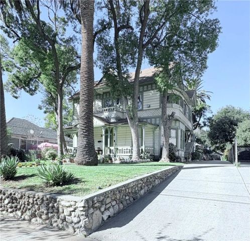 209 Carlton, Pasadena, CA 91103