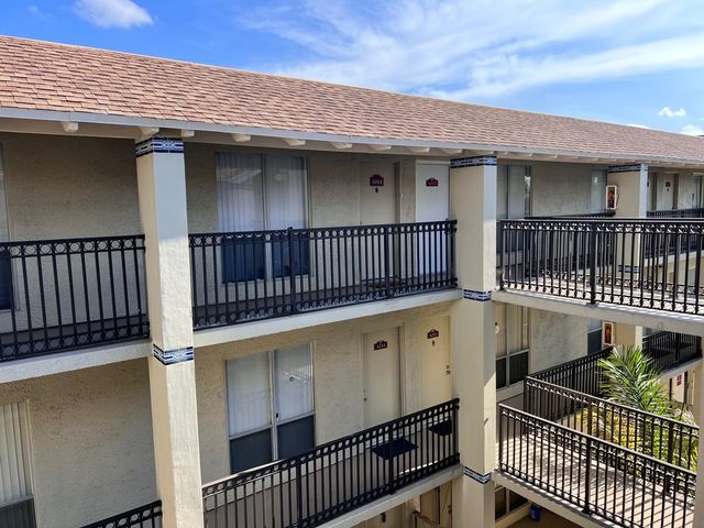 1500 N Congress Avenue A313, West Palm Beach, FL 33401