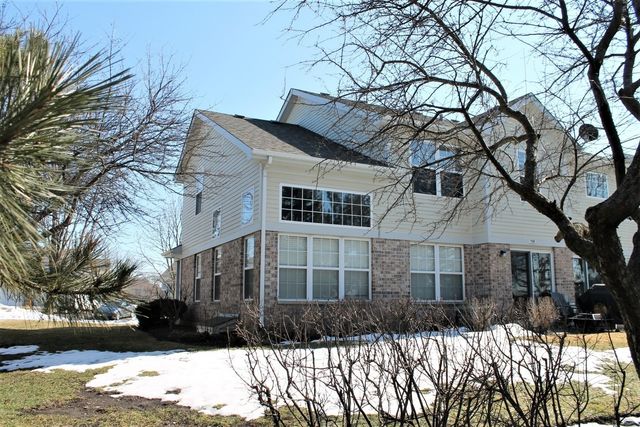 156 CASTLEWOOD Court 156, Roselle, IL 60172