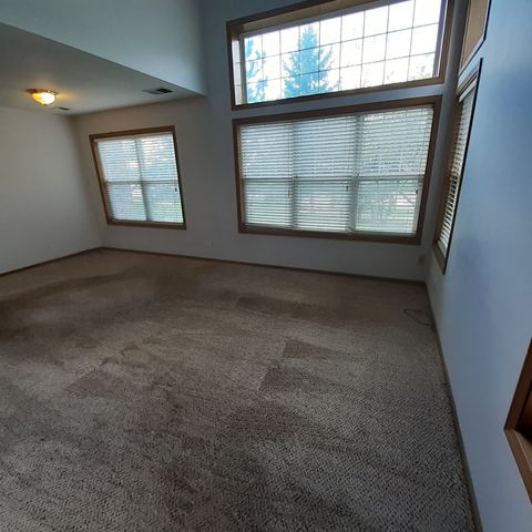 156 CASTLEWOOD Court 156, Roselle, IL 60172