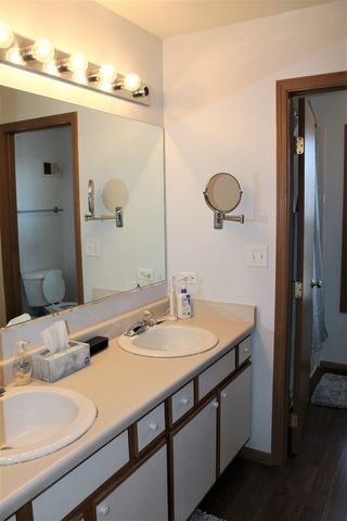 156 CASTLEWOOD Court 156, Roselle, IL 60172