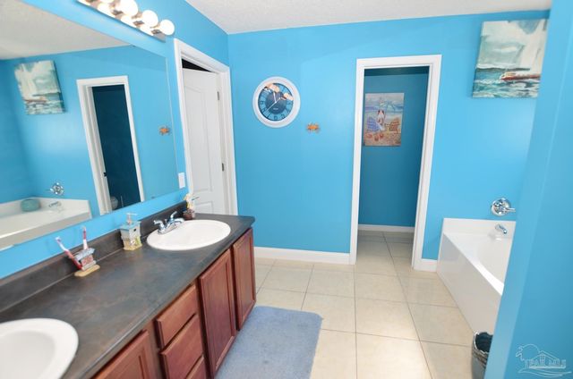 769 Forgotten Creek Ln, Pensacola, FL 32514