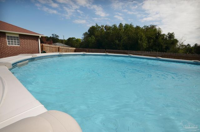 769 Forgotten Creek Ln, Pensacola, FL 32514