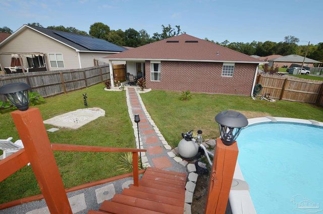 769 Forgotten Creek Ln, Pensacola, FL 32514