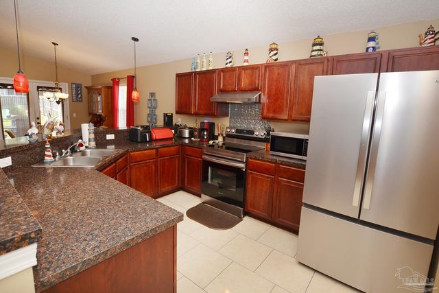 769 Forgotten Creek Ln, Pensacola, FL 32514