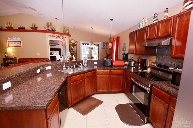 769 Forgotten Creek Ln, Pensacola, FL 32514