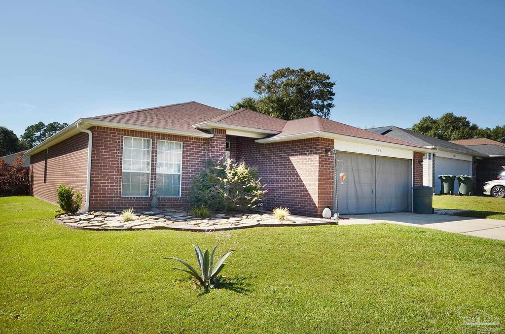769 Forgotten Creek Ln, Pensacola, FL 32514