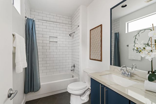 2105 Woodhead Street, Houston, TX 77019