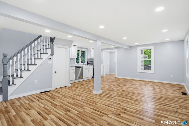 23 James Avenue, Waterford, CT 06375