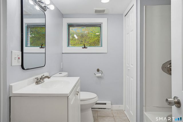 23 James Avenue, Waterford, CT 06375