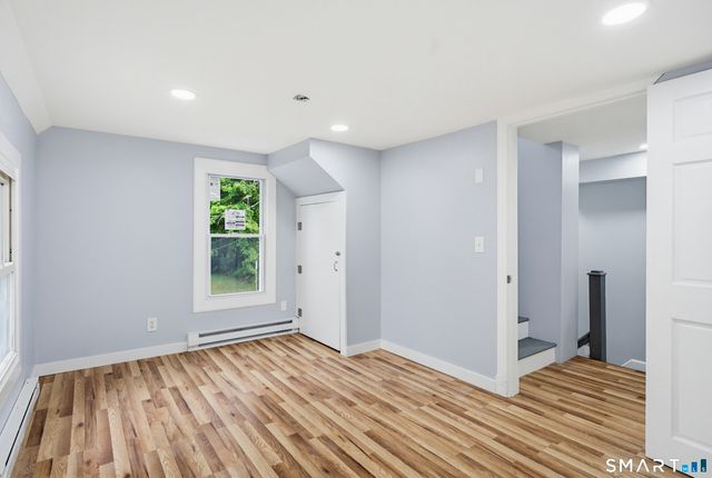 23 James Avenue, Waterford, CT 06375