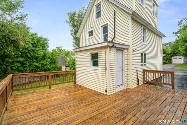 23 James Avenue, Waterford, CT 06375