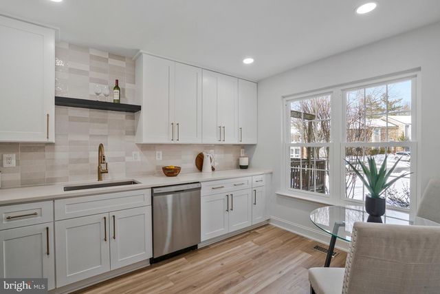 6143 GREEN HOLLOW CT, Springfield, VA 22152