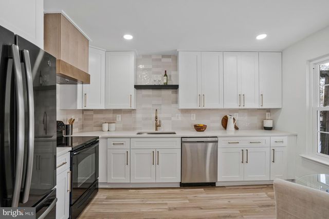 6143 GREEN HOLLOW CT, Springfield, VA 22152