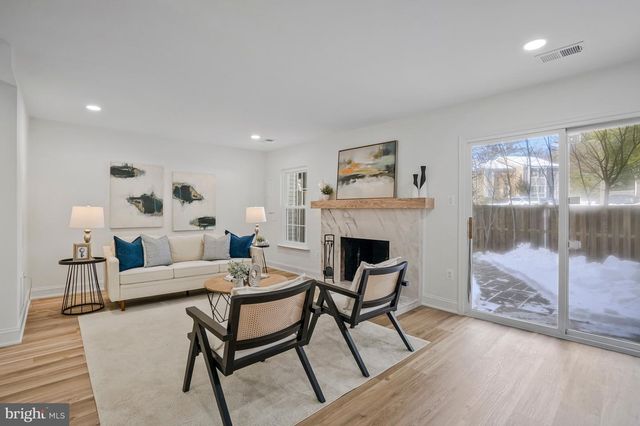 6143 GREEN HOLLOW CT, Springfield, VA 22152