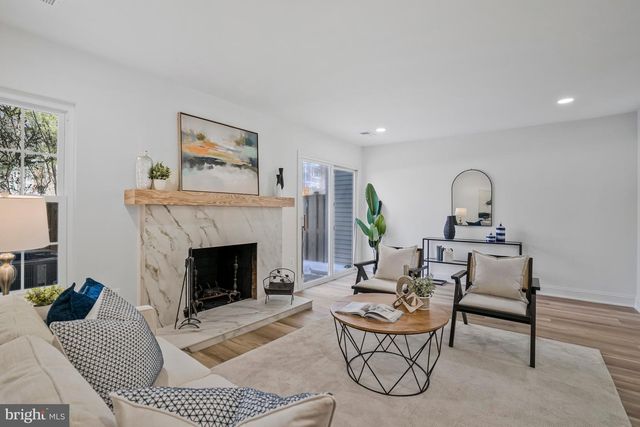 6143 GREEN HOLLOW CT, Springfield, VA 22152