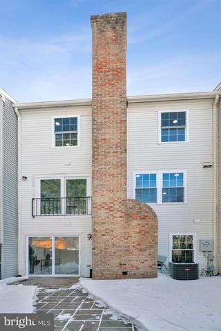 6143 GREEN HOLLOW CT, Springfield, VA 22152