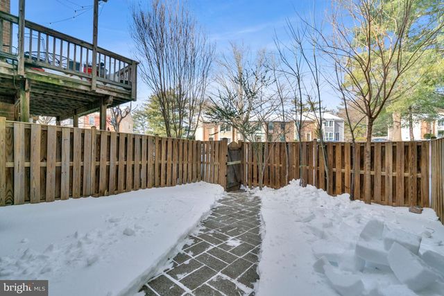 6143 GREEN HOLLOW CT, Springfield, VA 22152