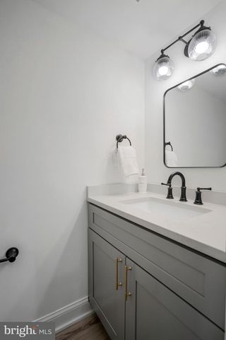 6143 GREEN HOLLOW CT, Springfield, VA 22152