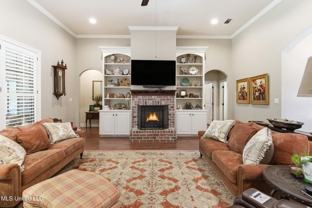 2 Pin Oak Point, Petal, MS 39465