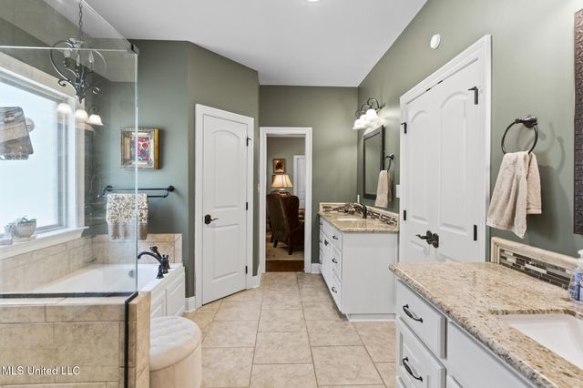 2 Pin Oak Point, Petal, MS 39465