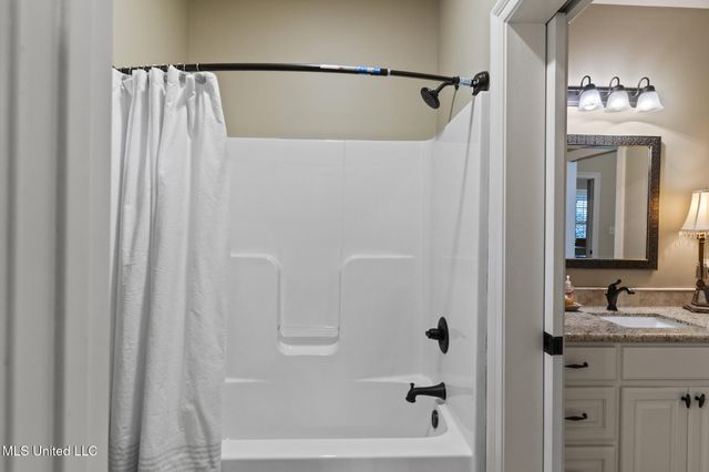 2 Pin Oak Point, Petal, MS 39465