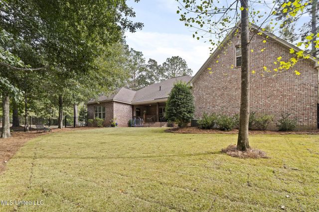 2 Pin Oak Point, Petal, MS 39465