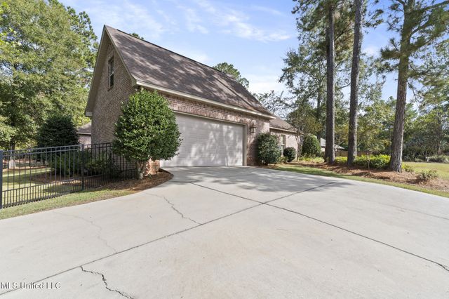 2 Pin Oak Point, Petal, MS 39465