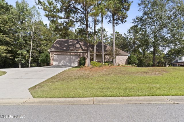 2 Pin Oak Point, Petal, MS 39465