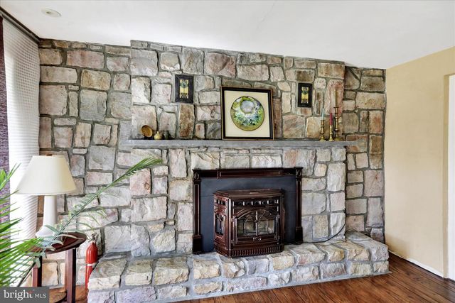 211 ORCHARD RD, Fleetwood, PA 19522