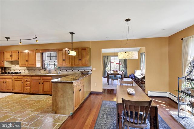 211 ORCHARD RD, Fleetwood, PA 19522