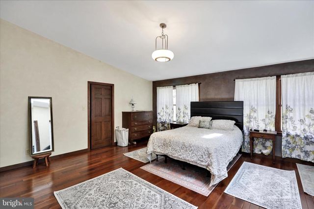 211 ORCHARD RD, Fleetwood, PA 19522