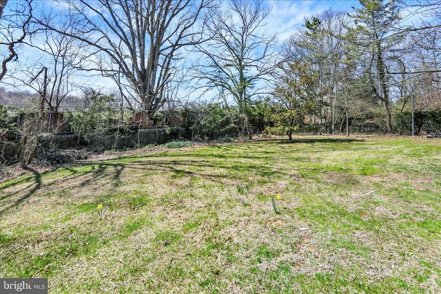211 ORCHARD RD, Fleetwood, PA 19522