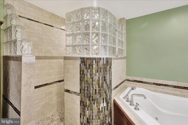 211 ORCHARD RD, Fleetwood, PA 19522