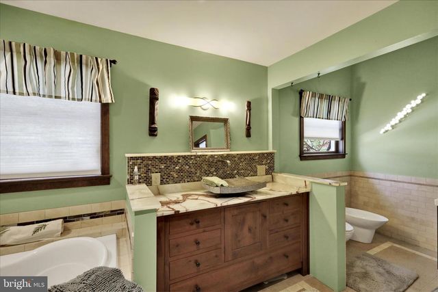 211 ORCHARD RD, Fleetwood, PA 19522