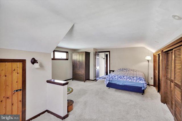 211 ORCHARD RD, Fleetwood, PA 19522