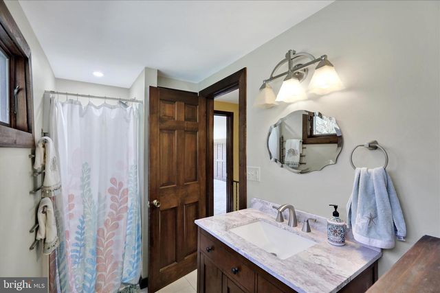 211 ORCHARD RD, Fleetwood, PA 19522