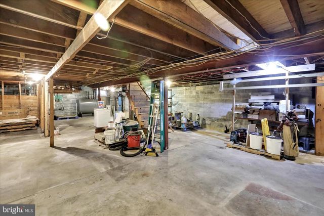 211 ORCHARD RD, Fleetwood, PA 19522