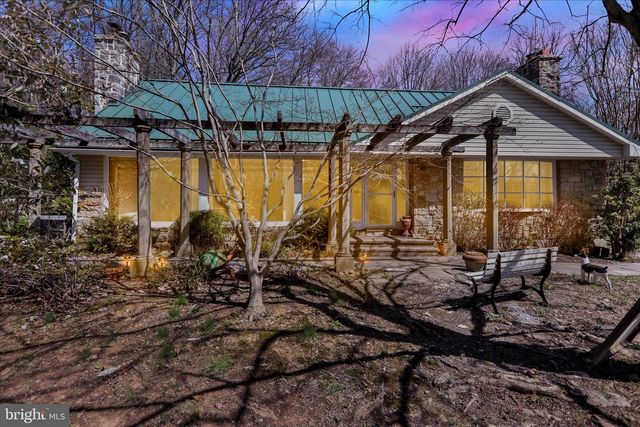 211 ORCHARD RD, Fleetwood, PA 19522