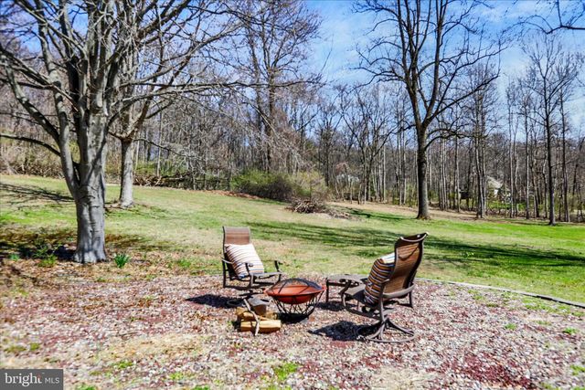 211 ORCHARD RD, Fleetwood, PA 19522