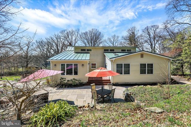 211 ORCHARD RD, Fleetwood, PA 19522