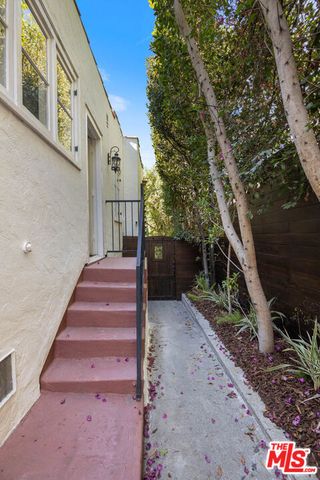 1007 Sanborn Avenue, Los Angeles, CA 90029