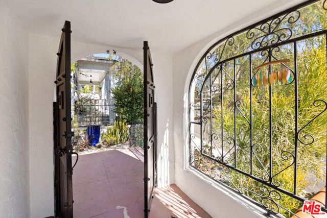 1007 Sanborn Avenue, Los Angeles, CA 90029